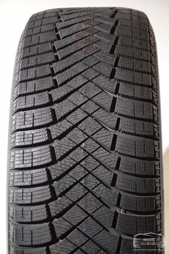Pirelli Ice Zero FR [DOT22]