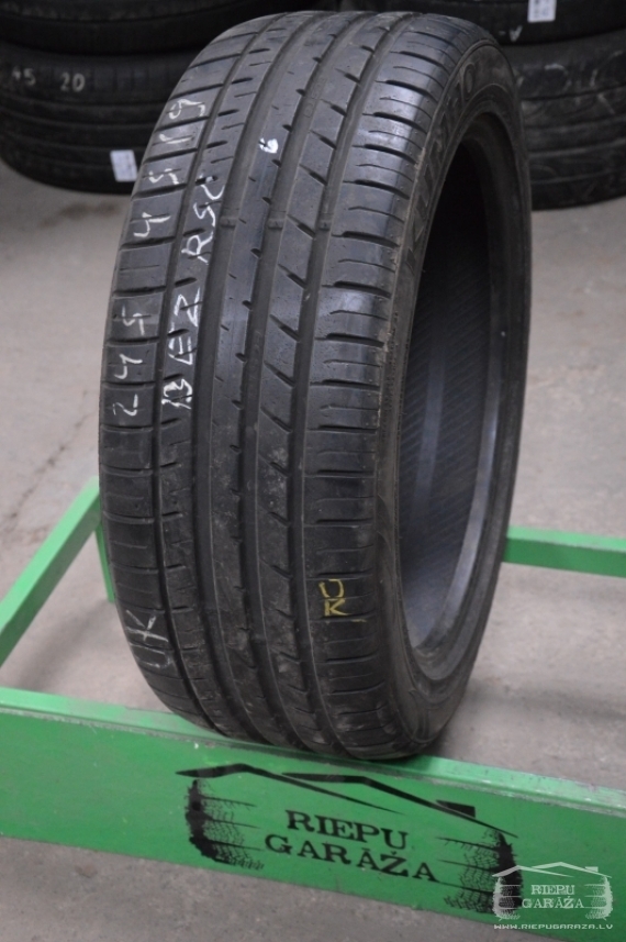 Kumho Ecsta LE Sport KU39