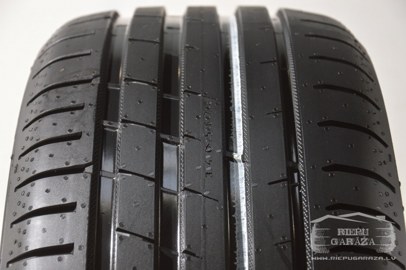 Vasaras riepas 225/55 R17 Nokian Powerproof | Riepu Garāža