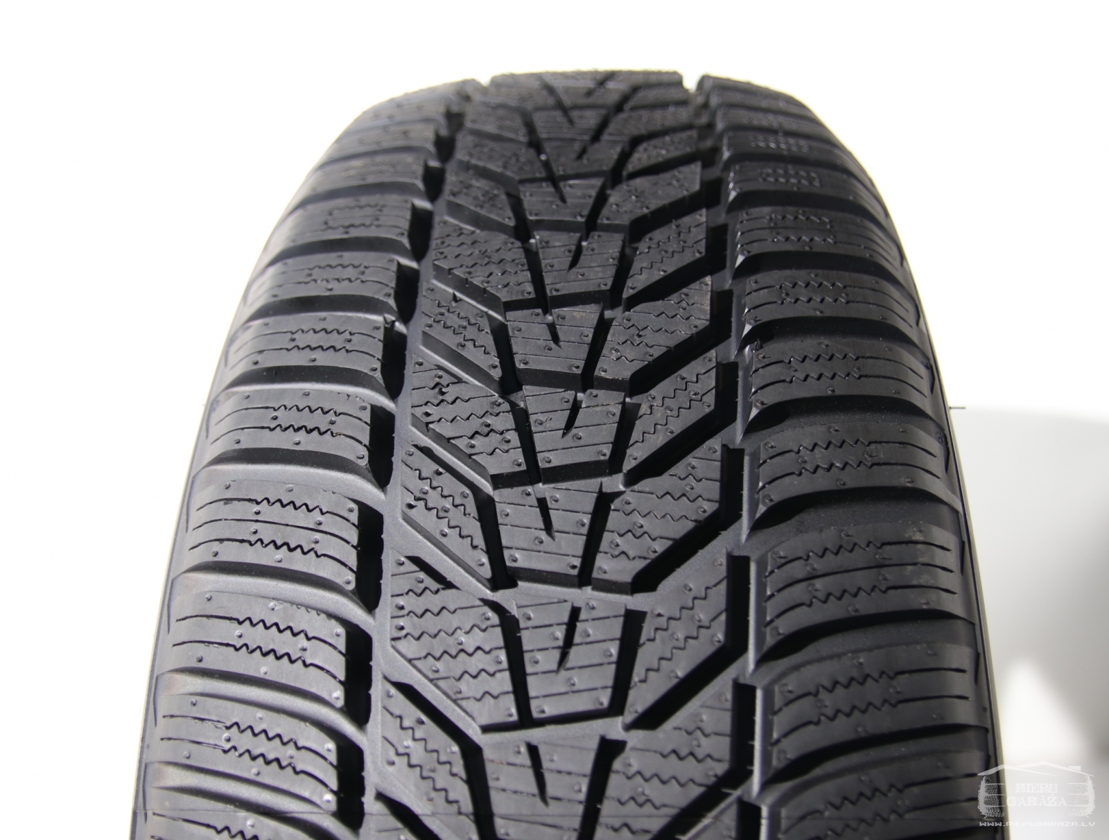 235/60 R18 Hankook W330A SUV | Riepu Garāža