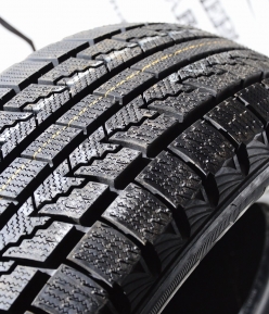 Roadstone WinGuard Ice - 185/65 R15