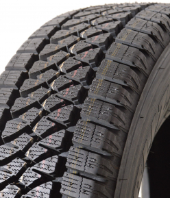 Bridgestone Blizzak W-810 - 225/70 R15C