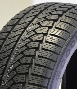 Goodride Z507 - 235/60 R18 107V