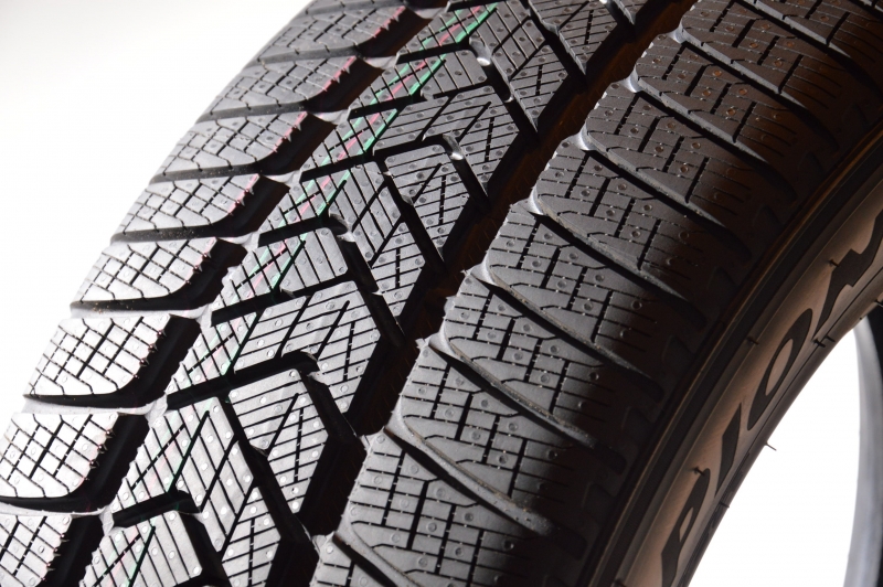 Pirelli Scorpion Winter DOT2019 215/65 R17