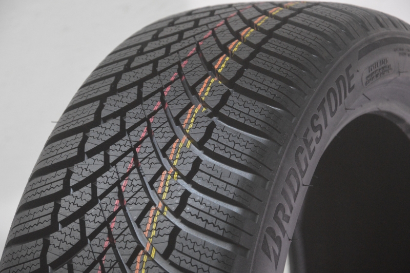 Bridgestone LM005 DOT2019 205/55 R16 94H