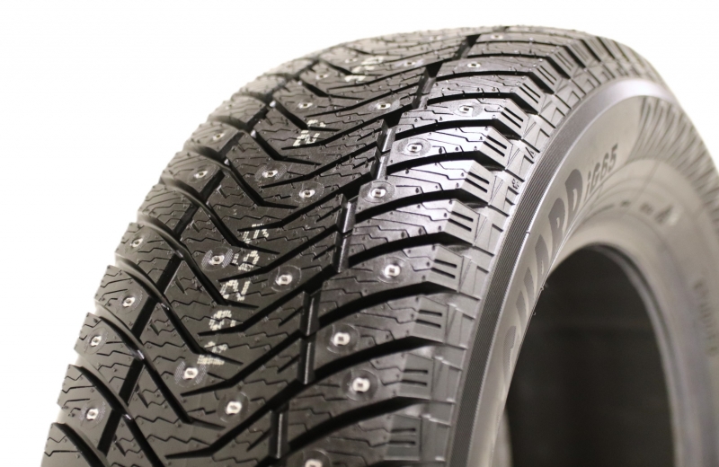 Yokohama IceGuard IG65 studded 275/45 R21