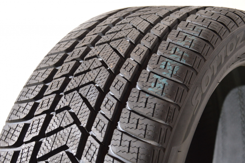 Pirelli SottoZero 3 DOT2021 215/60 R16