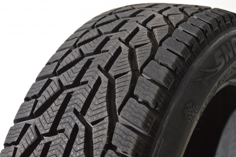 Kormoran SNOW 102H 225/65 R17 102H