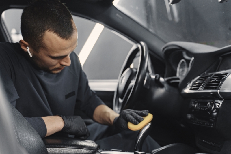Auto detailings: kas tas ir, un kāpēc pavasarī par to ir vērts padomāt?