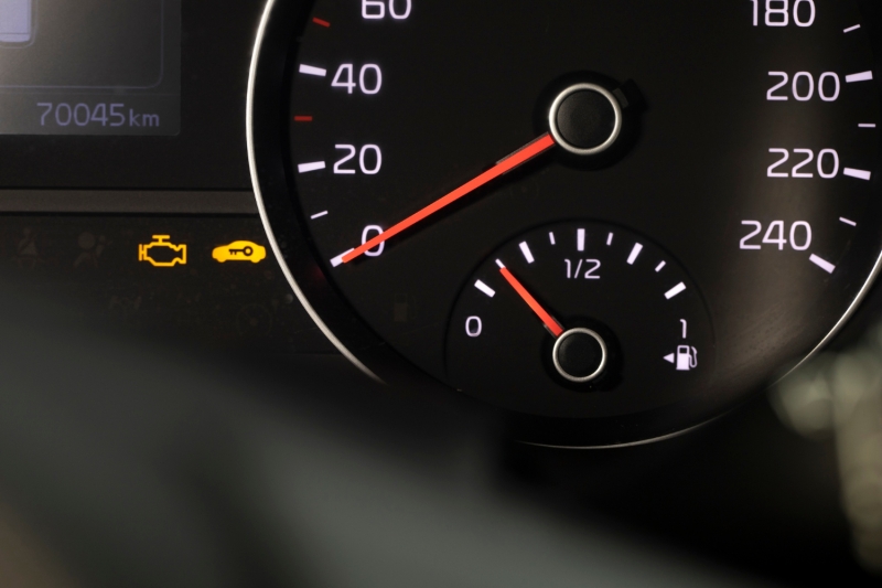 Auto paneļa simboli: Riepu garāžas ekspertu ceļvedis brīdinājuma lampiņu pasaulē