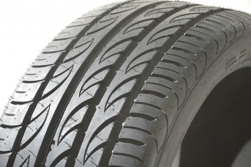 Pirelli PZeroNeroGT DOT2016 235/45 R18 98Y