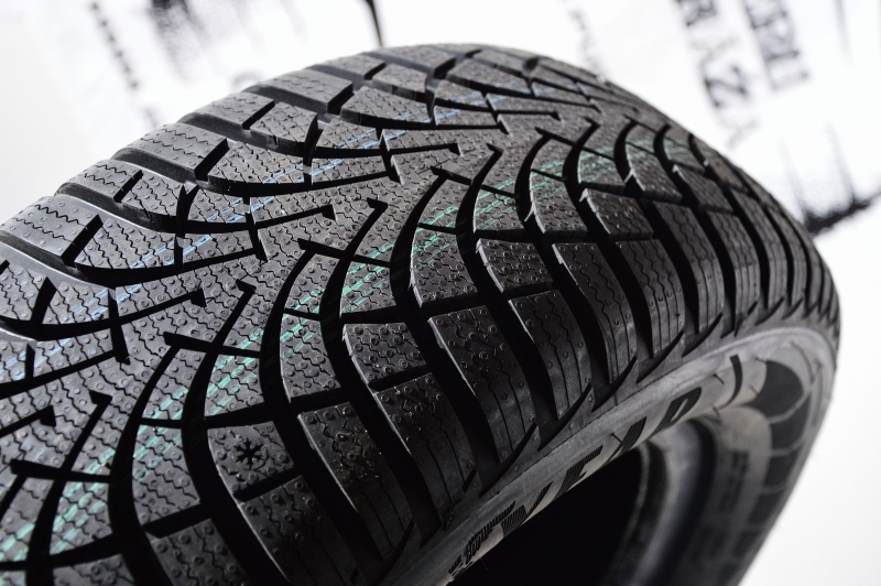 Goodyear UltraGrip 9+ DOT2019-2021 185/60 R15